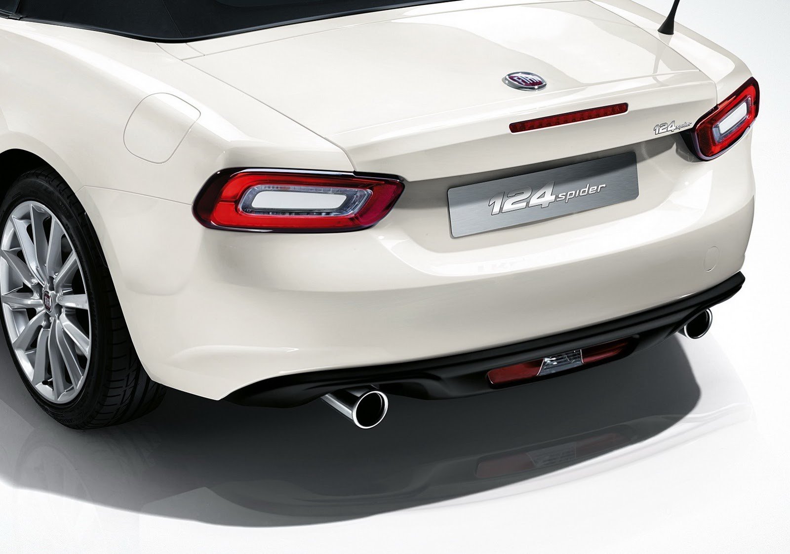 Fiat 124 Spider, primeras fotografías y datos oficiales 
