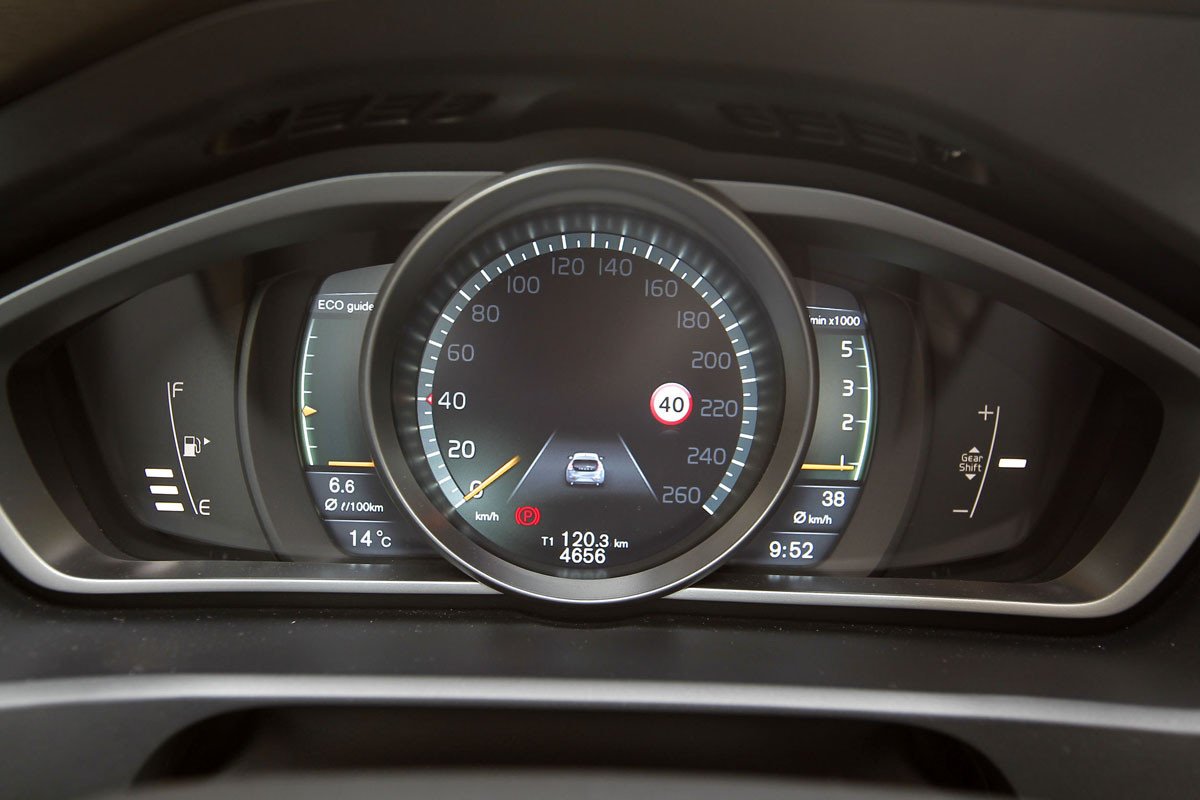 Prueba 10: Volvo V40 D3, un diesel muy premium