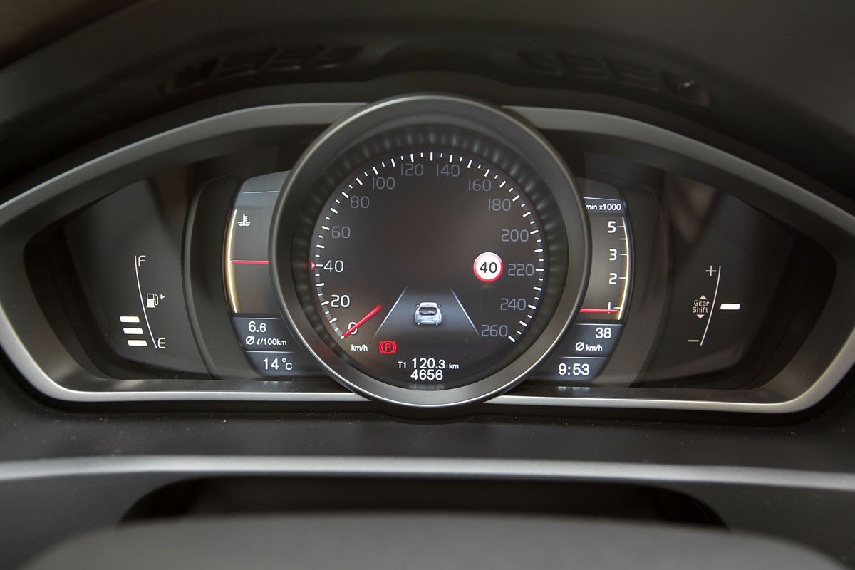 Prueba 10: Volvo V40 D3, un diesel muy premium