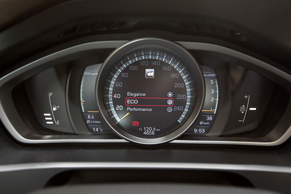 Prueba 10: Volvo V40 D3, un diesel muy premium