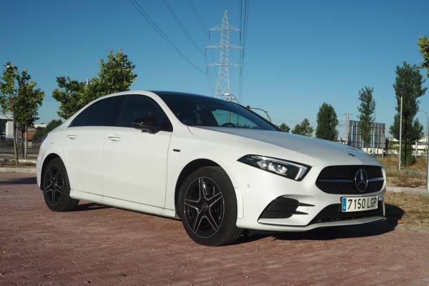 Prueba y opinión del Mercedes Clase A 250 e: precio e interior del híbrido enchufable