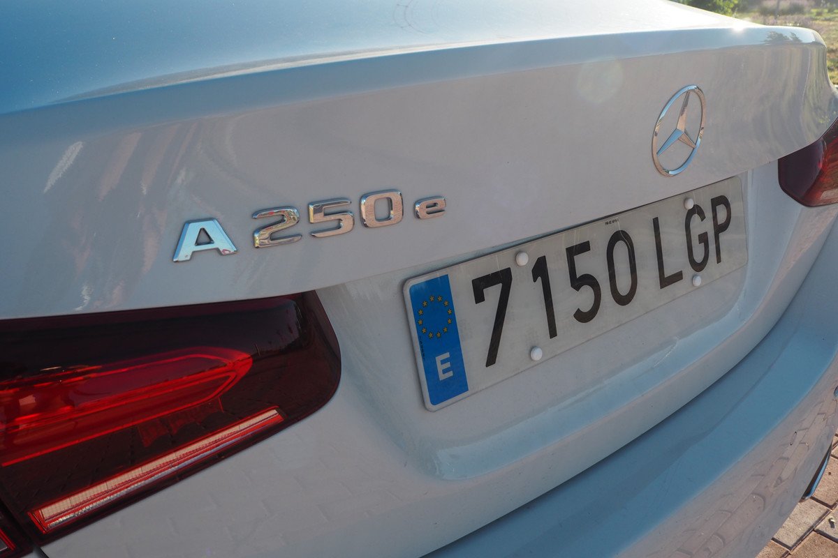 Prueba y opinión del Mercedes Clase A 250 e: precio e interior del híbrido enchufable