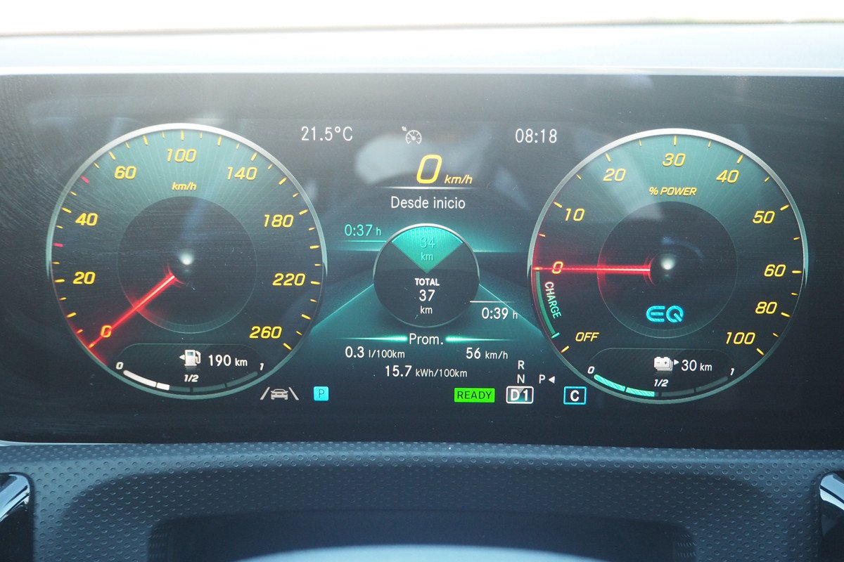 Prueba y opinión del Mercedes Clase A 250 e: precio e interior del híbrido enchufable