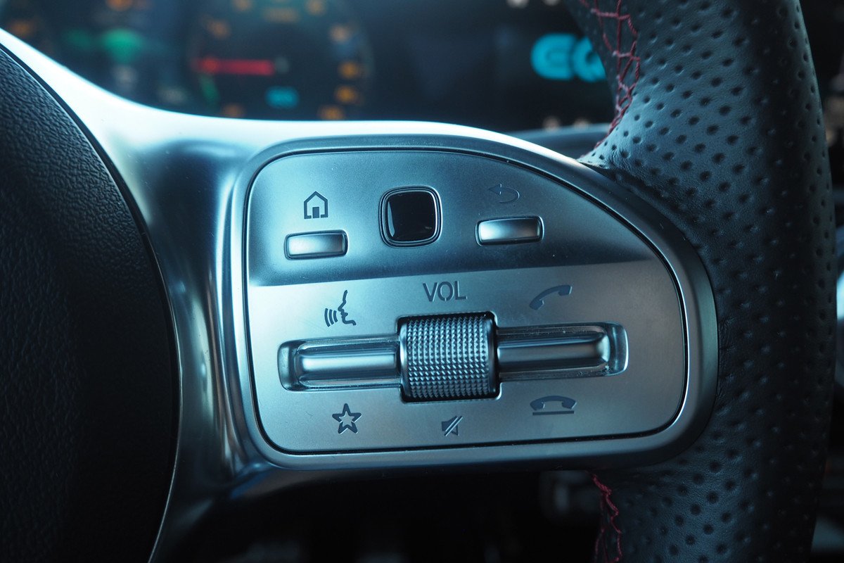 Prueba y opinión del Mercedes Clase A 250 e: precio e interior del híbrido enchufable