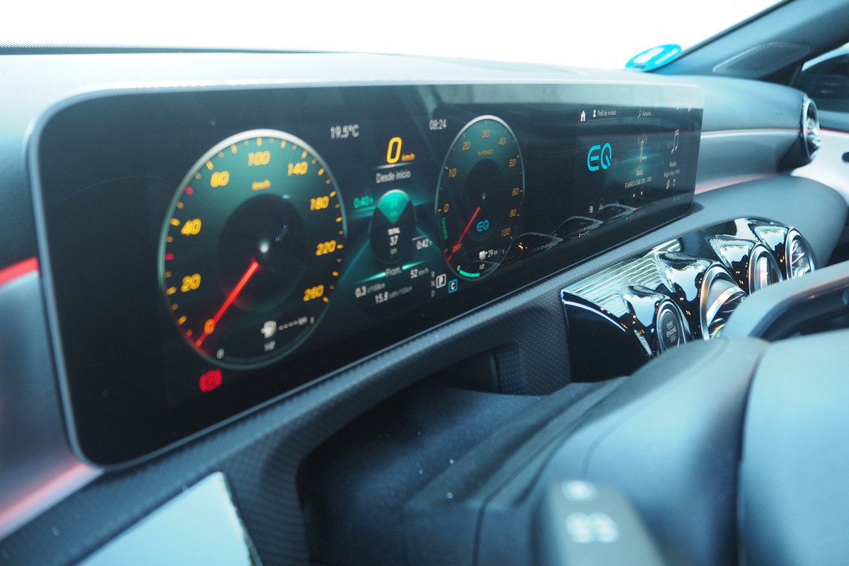 Prueba y opinión del Mercedes Clase A 250 e: precio e interior del híbrido enchufable