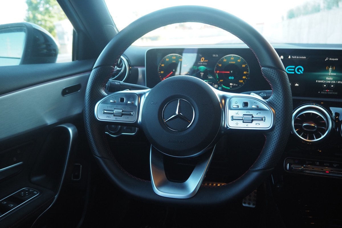Prueba y opinión del Mercedes Clase A 250 e: precio e interior del híbrido enchufable