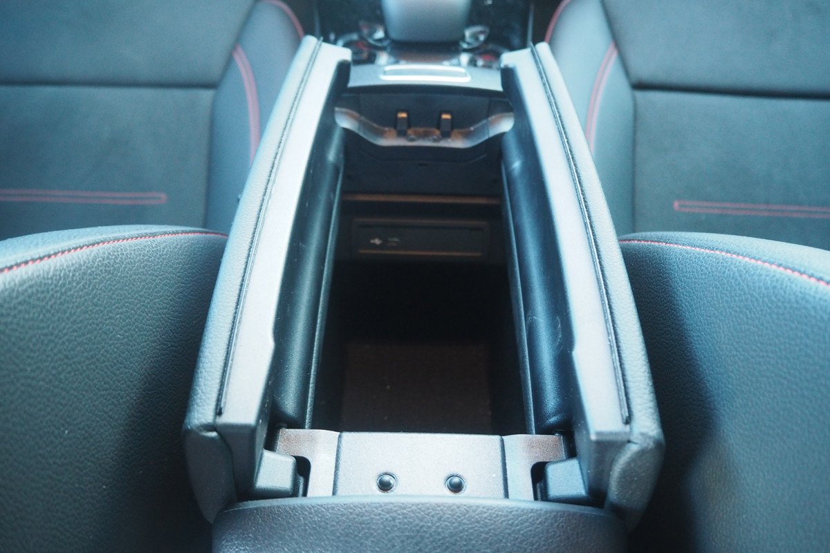 Prueba y opinión del Mercedes Clase A 250 e: precio e interior del híbrido enchufable