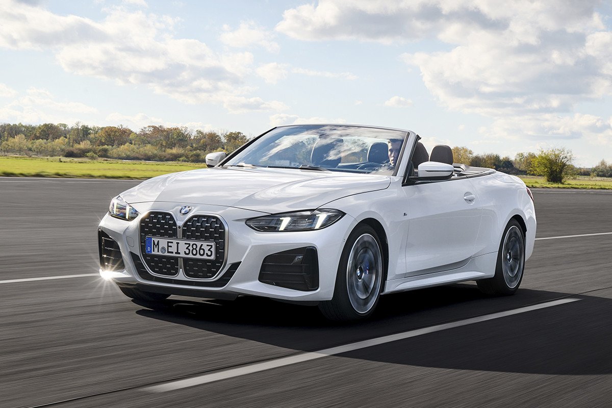 BMW Serie 4 2024 cabrio en carretera