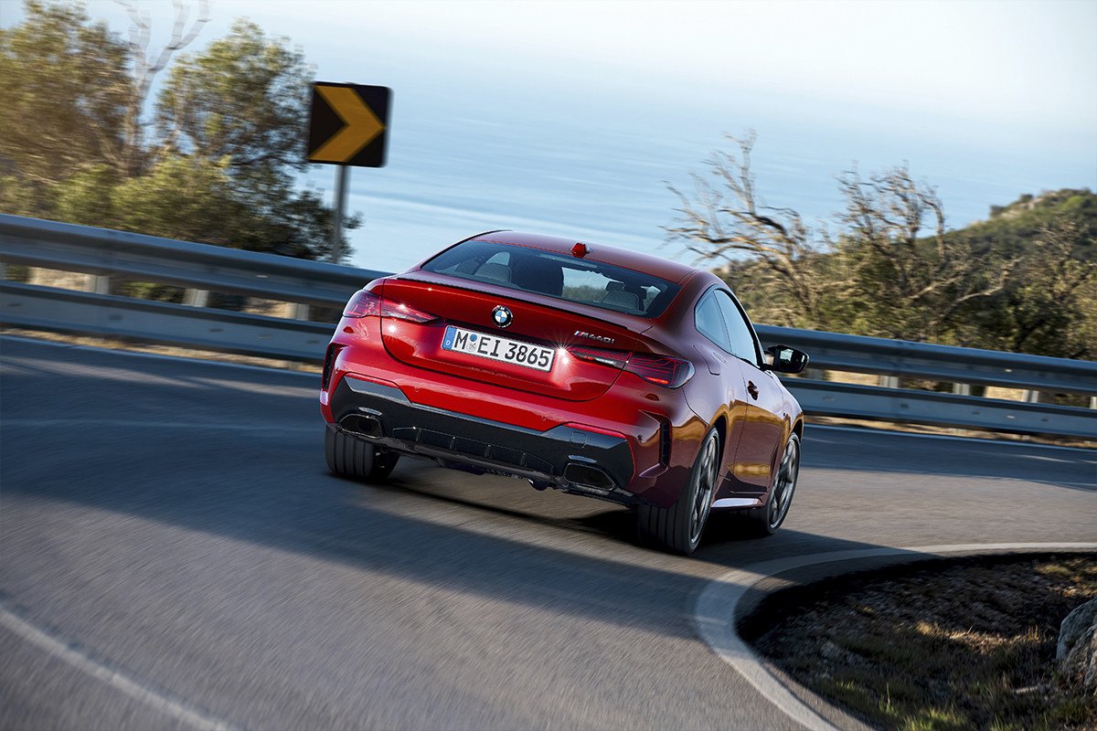 Nuevos BMW Serie 4 y M4 Coupé y Cabrio 2024: innovación y rendimiento en tamaño medio