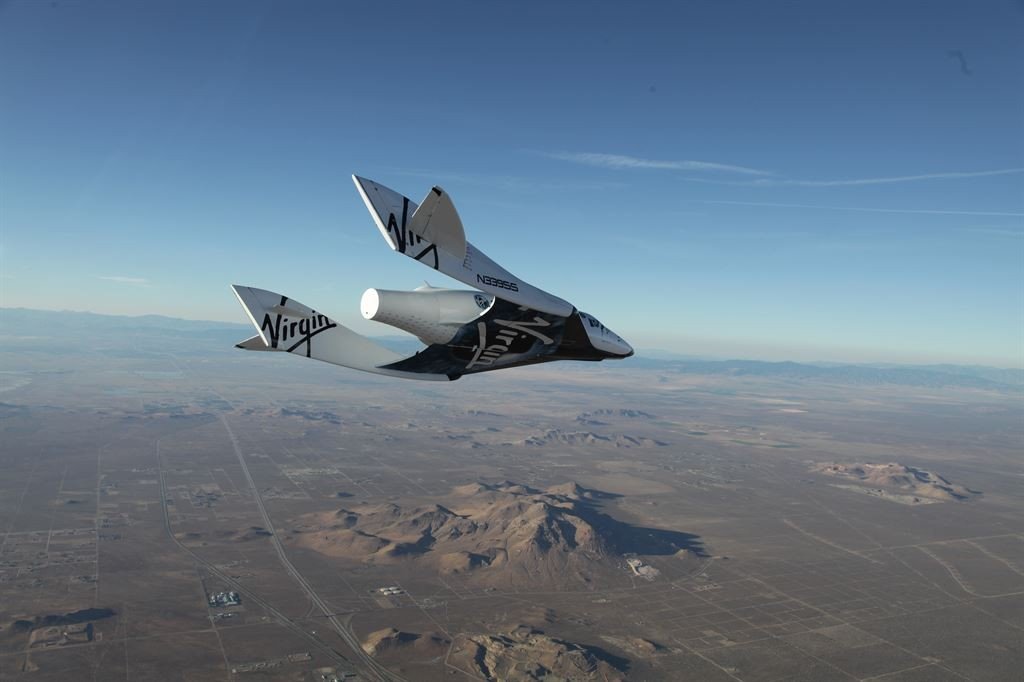Land Rover crea un concurso para ir al espacio con Virgin Galactic