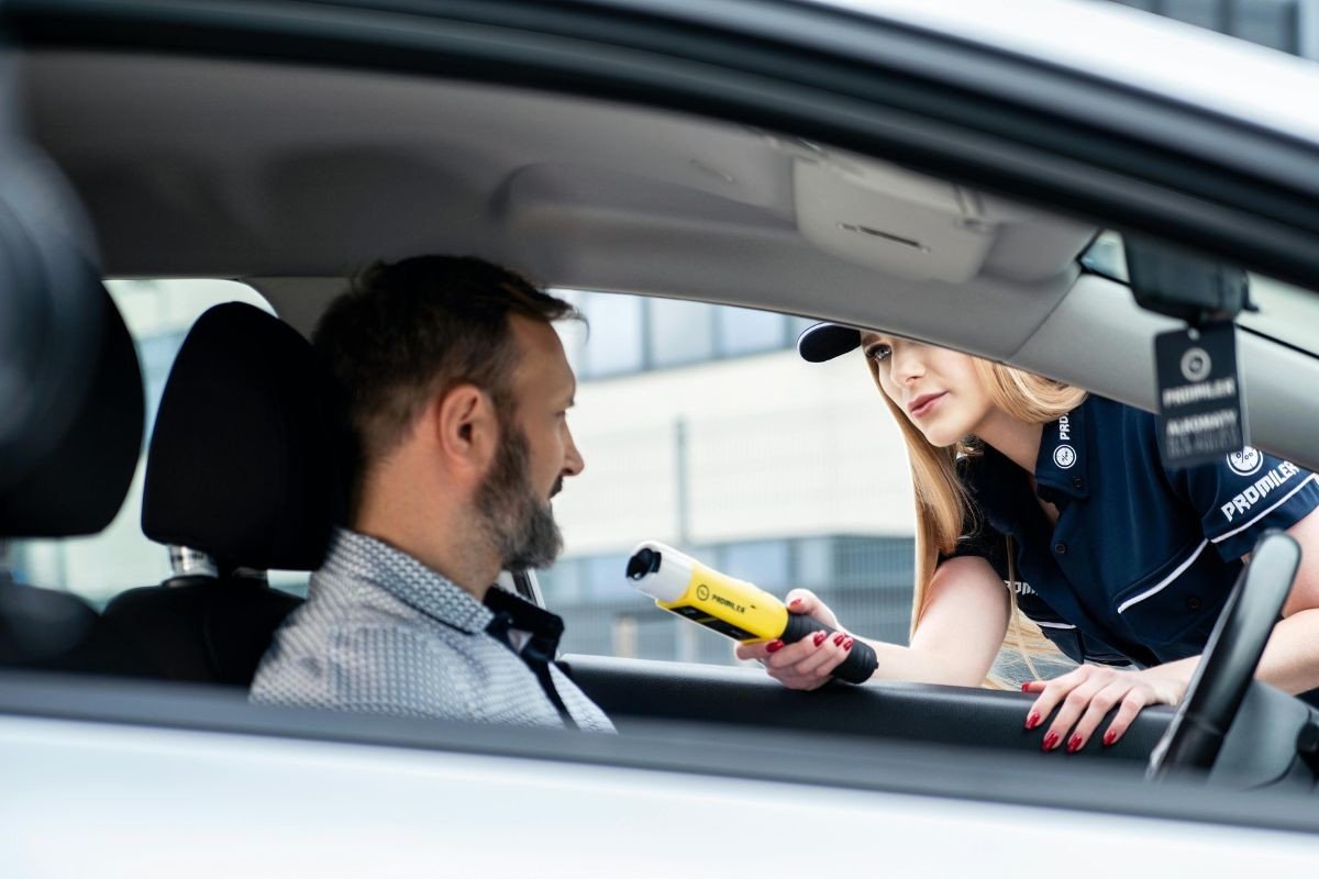 ¿Cómo debes actuar si te paran en un control de alcoholemia?
