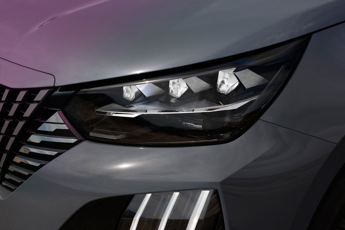 Nuevo Peugeot 2008: cambios estéticos y nuevo motor eléctrico con 406 km de autonomía