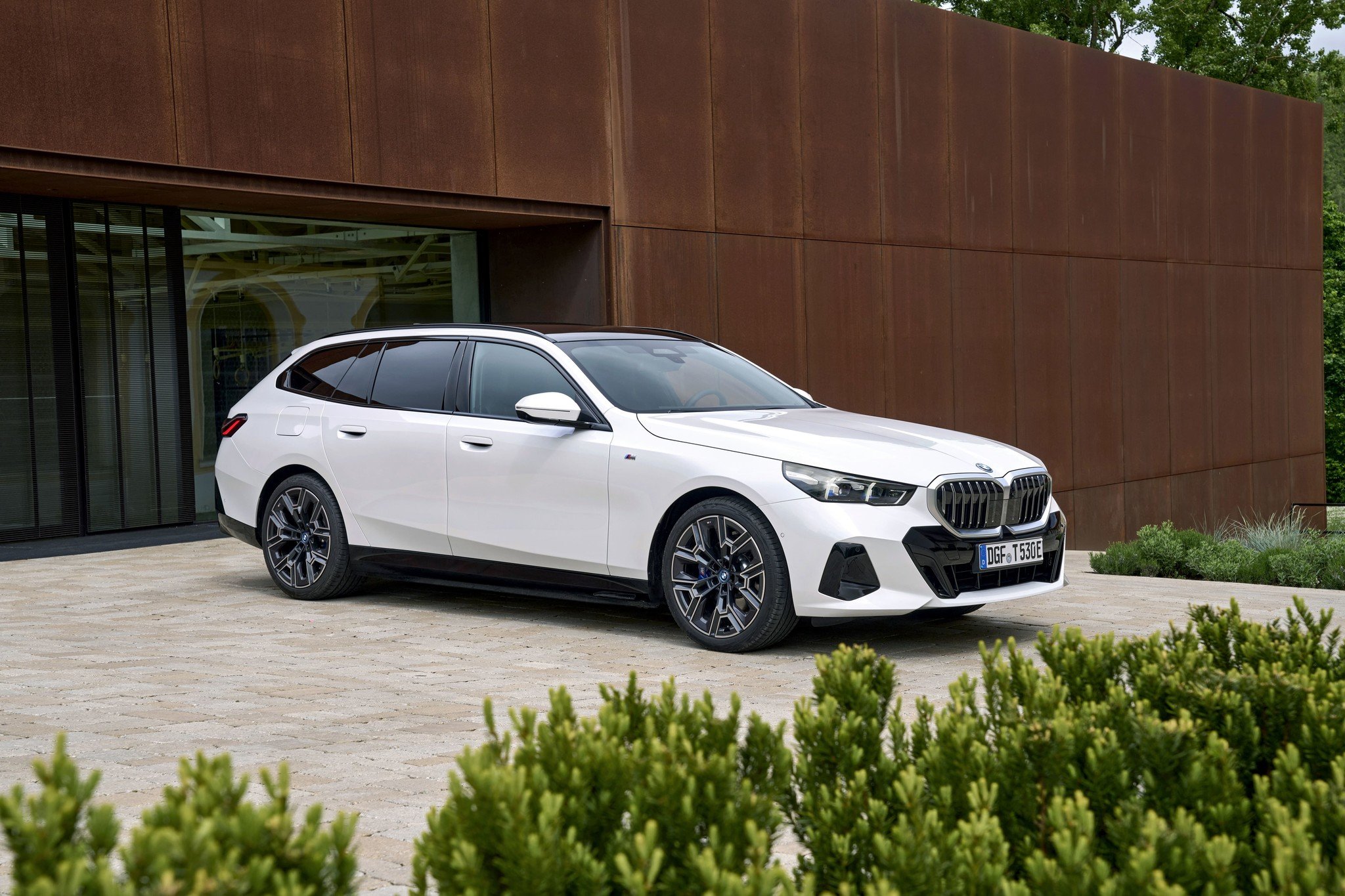 Estos son los precios del BMW Serie 5 Touring y de su versión eléctrica BMW i5 Touring