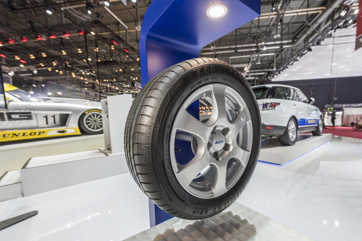 Goodyear presenta un neumático que genera electricidad