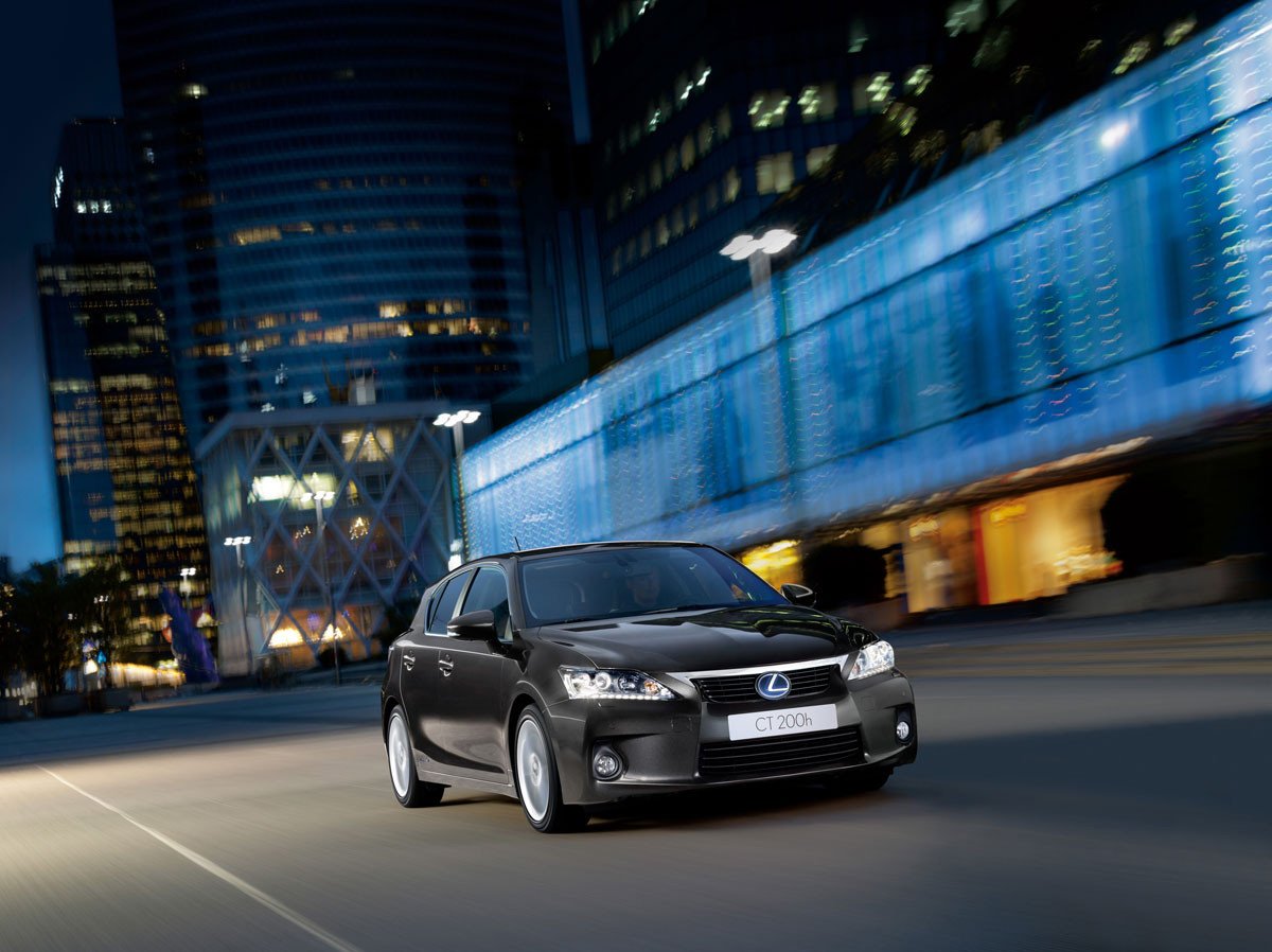 Lexus amplía la garantía con el Lexus Hybrid Privilege Care