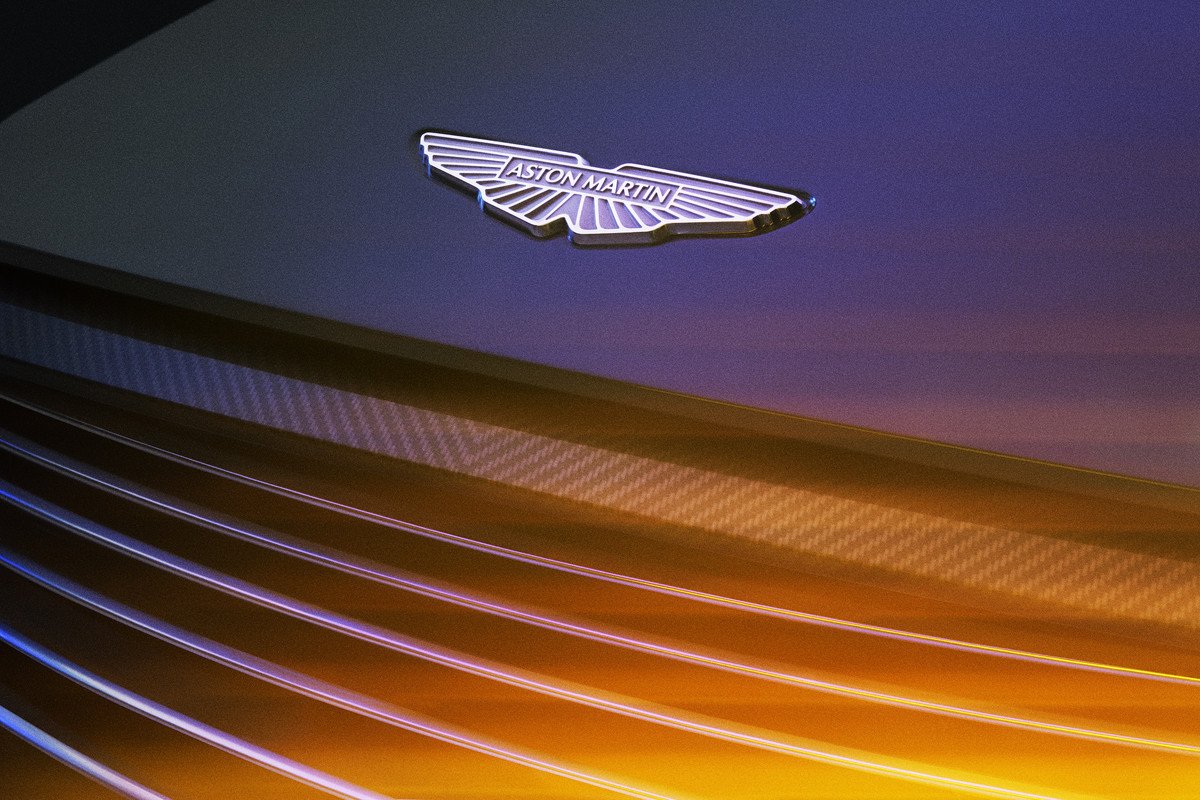 Aston Martin celebra su 110 aniversario lanzando el Valour: un V12 con cambio manual 