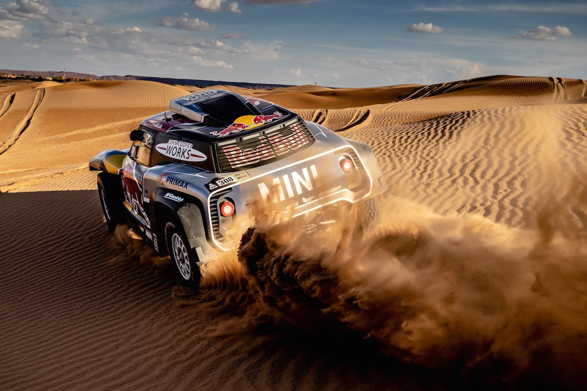 Carlos Sainz y Nani Roma con Mini en el Dakar 2019