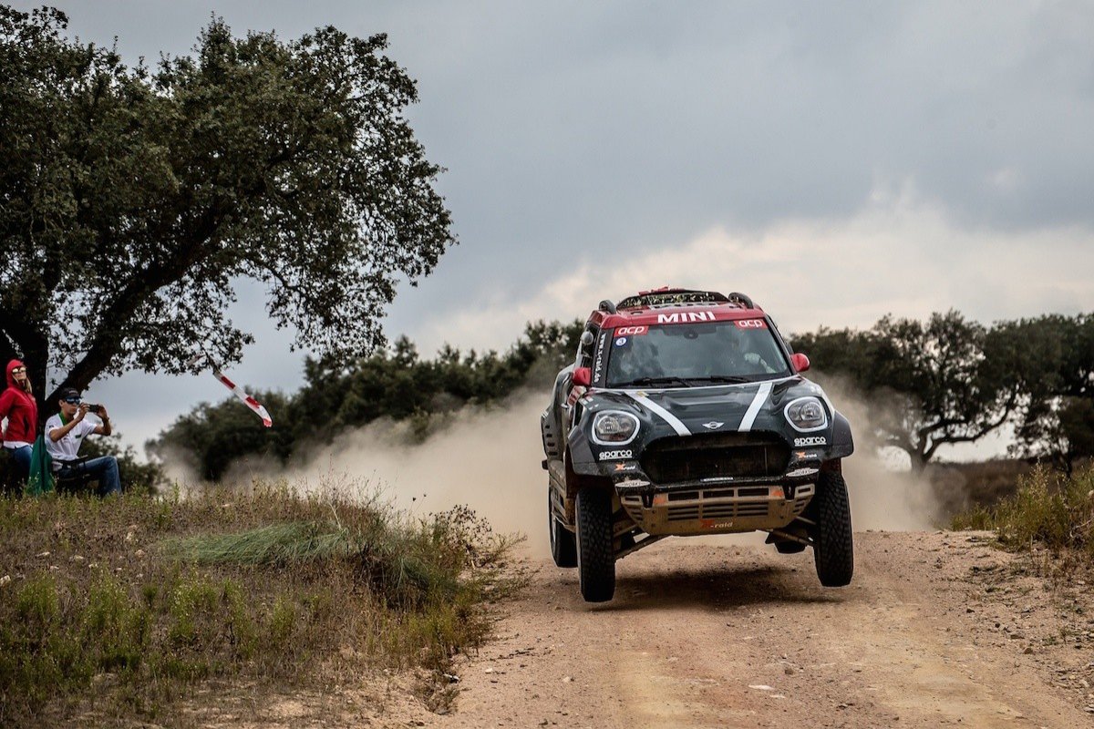 Carlos Sainz y Nani Roma con Mini en el Dakar 2019