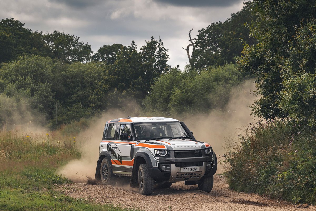 Bowler crea una copa monomarca con el Land Rover Defender 90