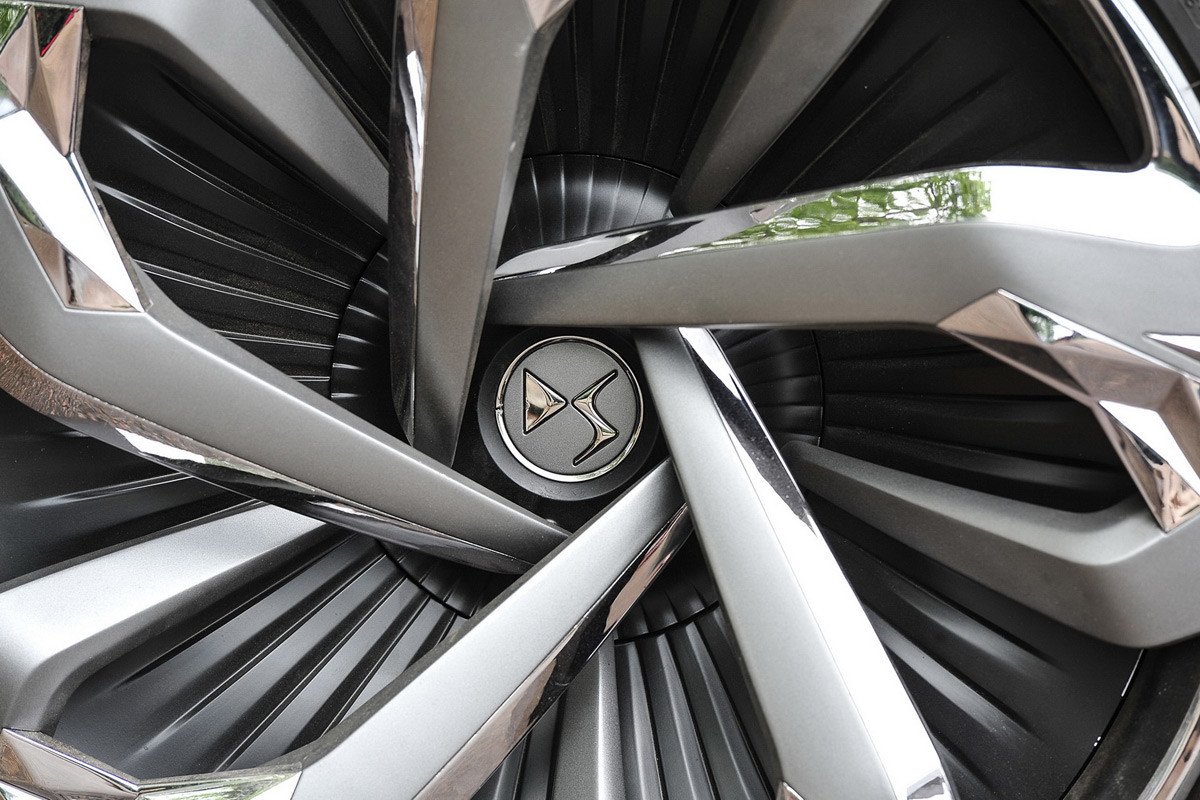 Video: el Divine DS Concept rueda por Londres