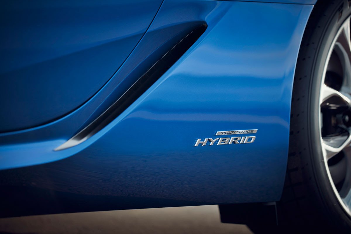 El Lexus LC ya tiene su versión híbrida, el 500h