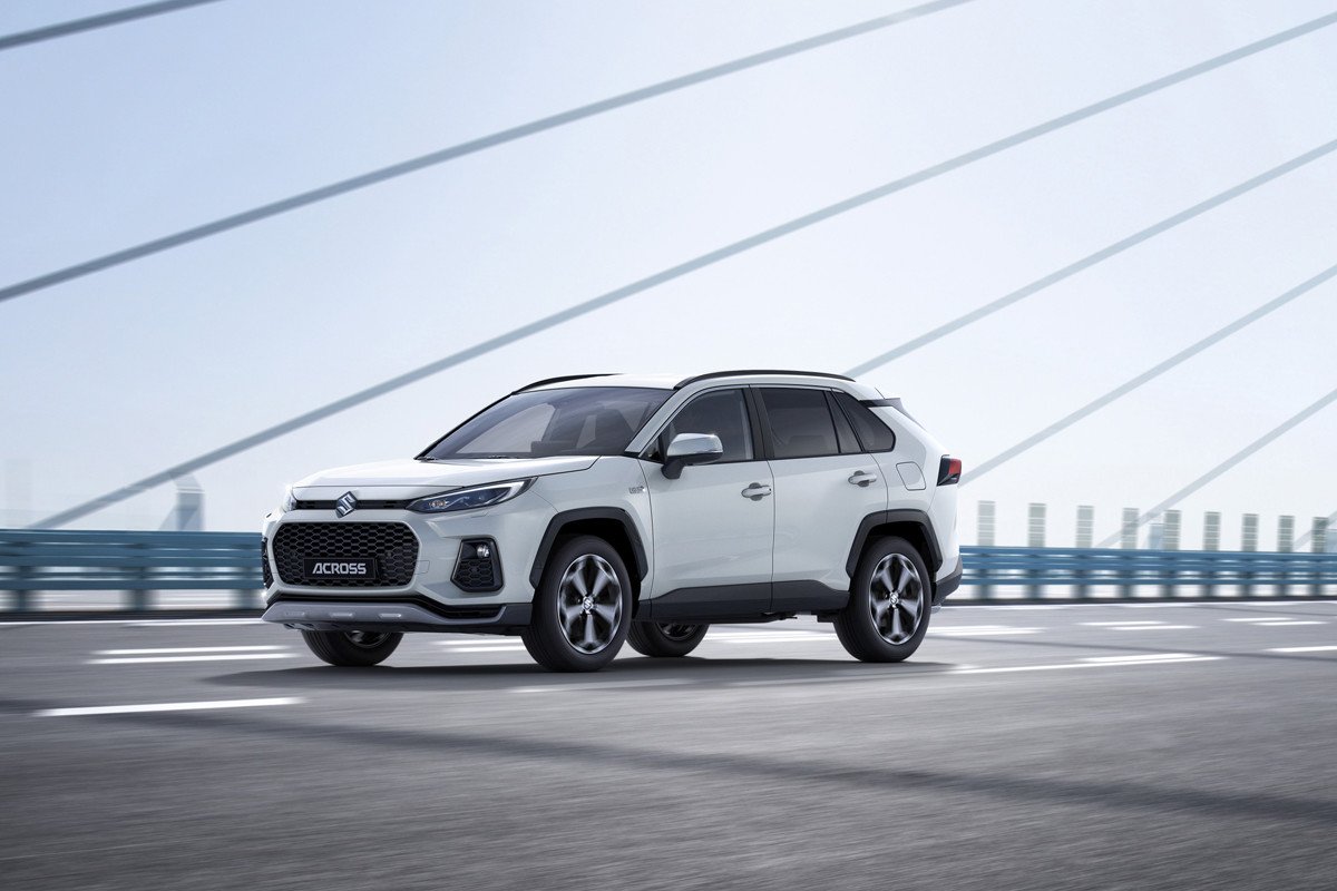 Novedades en el Suzuki Across: más digital y seguro