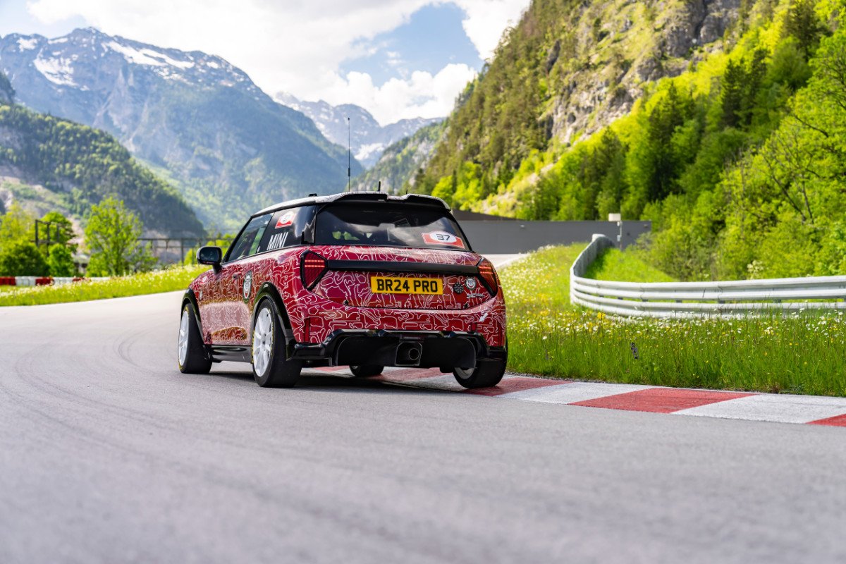 Mini Cooper John Cooper Works PROtotype 2024