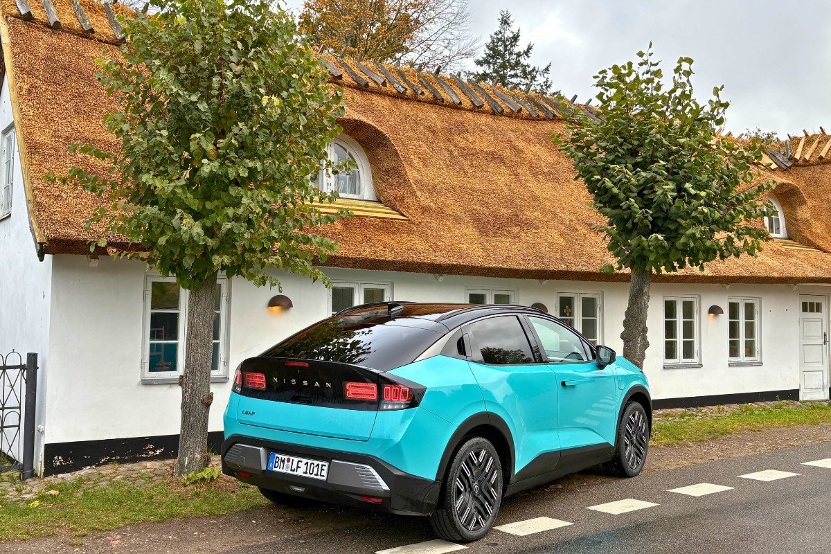 Nissan LEAF 2026