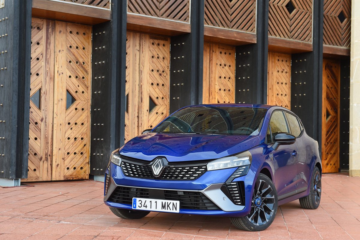  coches híbridos convencionales con etiqueta Eco más baratos en 2025
