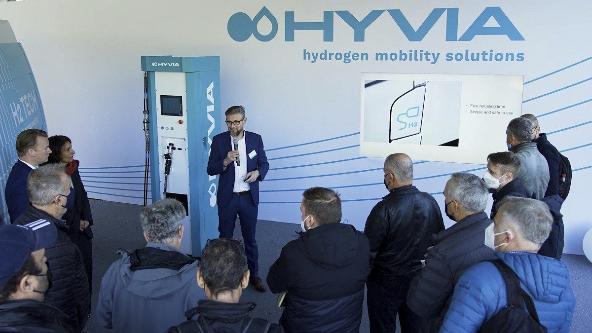 HYVIA  tres furgonetas de hidrógeno en siete meses - Auto10