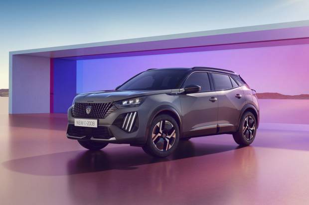 El nuevo Peugeot e-2008 First Edition ya a la venta solo online desde 389 euros al mes