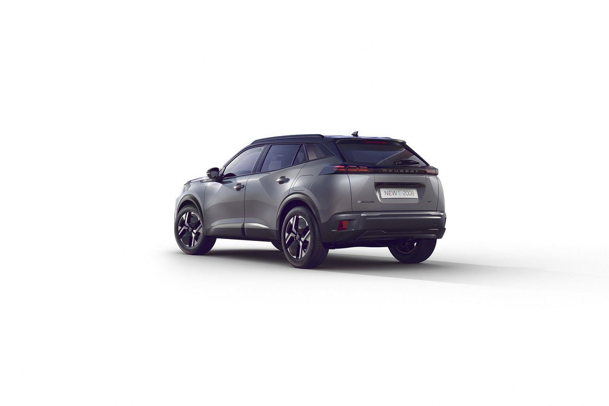 El nuevo Peugeot e-2008 First Edition ya a la venta solo online desde 389 euros al mes