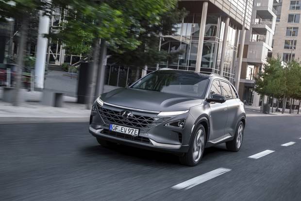 Comparamos dos coches con pila de combustible ¿populares?: Hyundai Nexo y Toyota Mirai