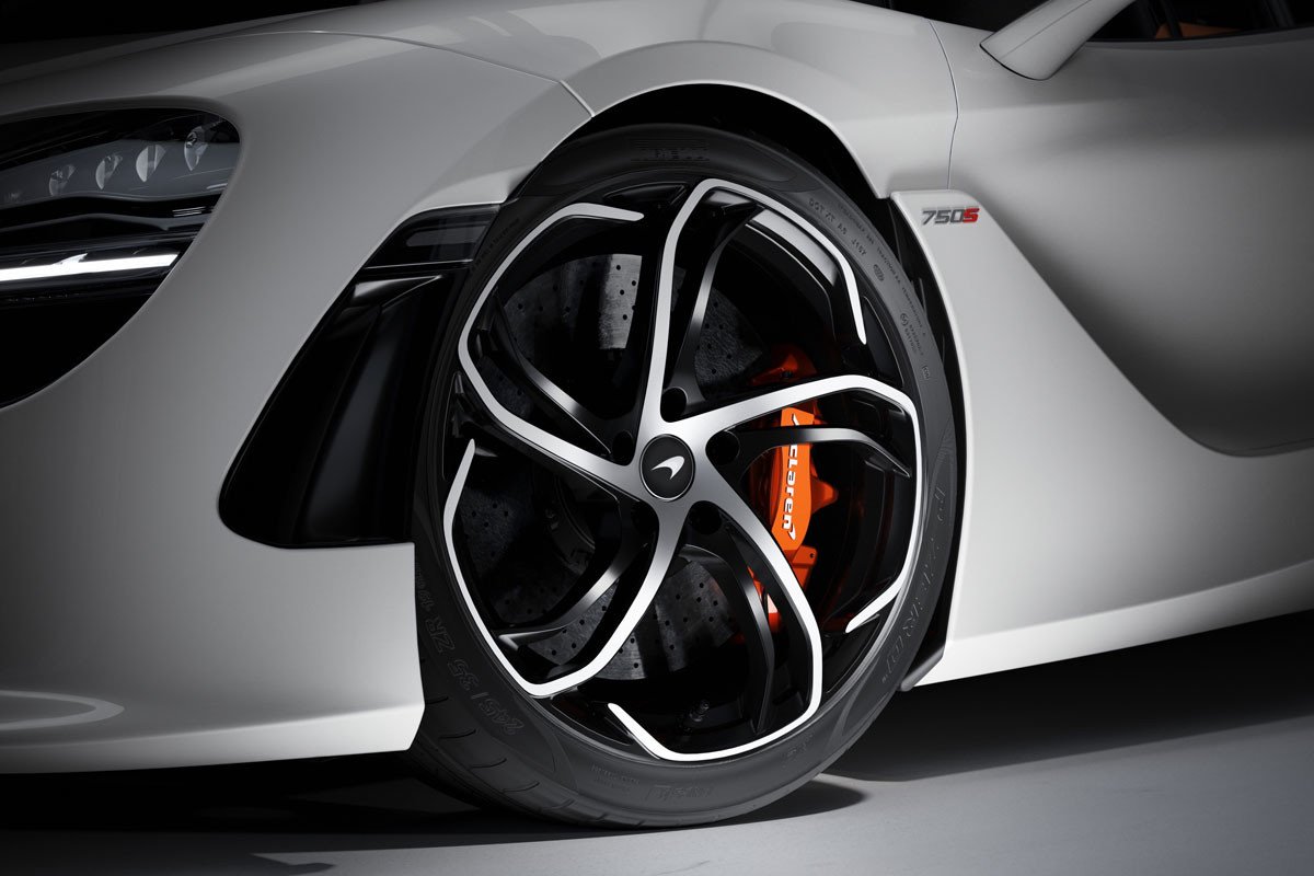 El nuevo McLaren 750S consigue la mejor relación peso-potencia de su categoría