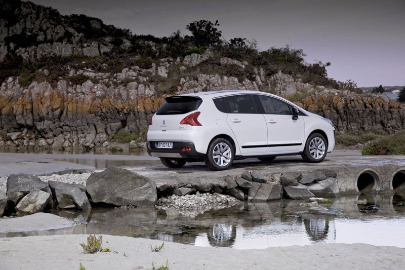 Peugeot 3008 HYbrid4, ahora más ecológico con 91 g/km de CO2