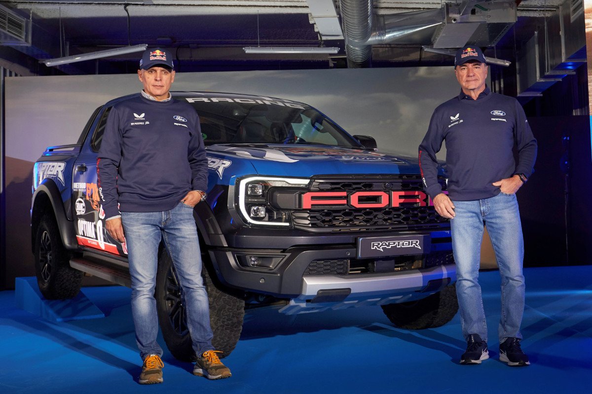 Carlos Sainz y Lucas Cruz preparan su segundo Dakar en 2026 junto a Ford y Red Bull