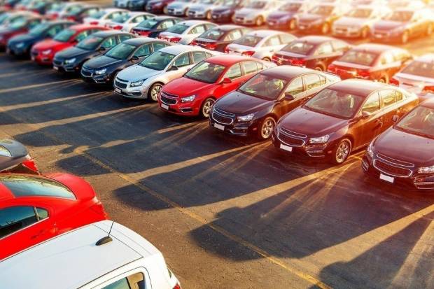 Comprar un coche ahora es más barato: el impuesto de matriculación se rebaja