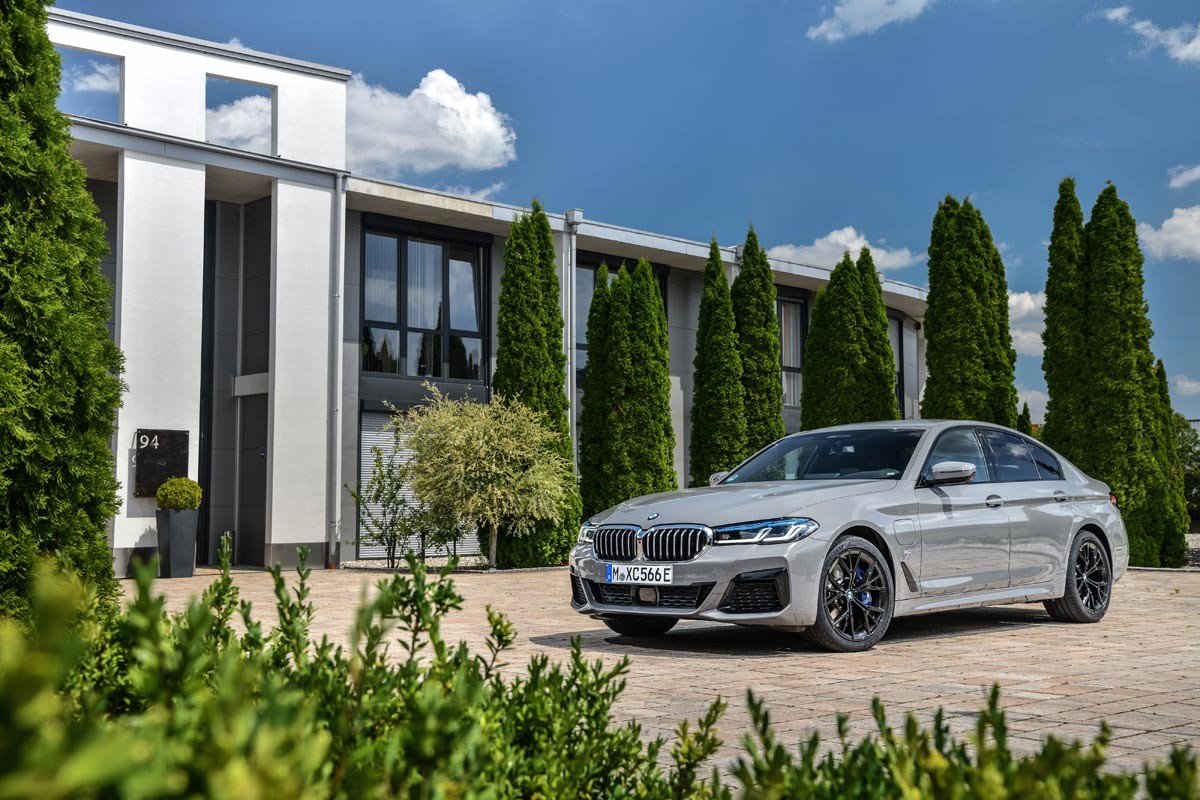 BMW 545e xDrive: el según motor híbrido enchufable para el Serie 5