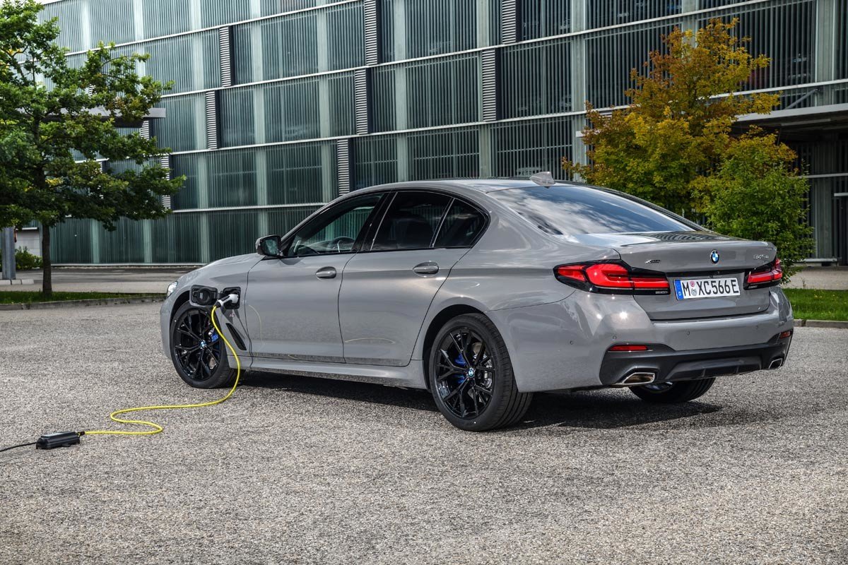 BMW 545e xDrive: el según motor híbrido enchufable para el Serie 5