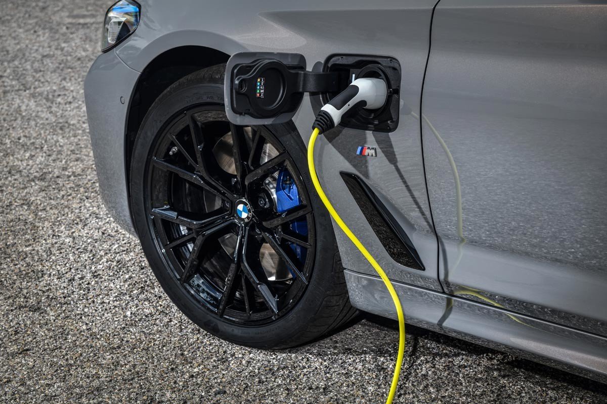 BMW 545e xDrive: el según motor híbrido enchufable para el Serie 5