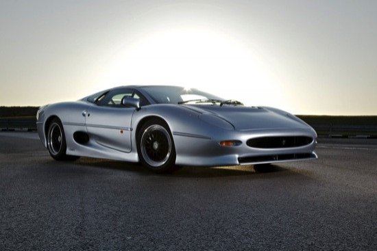 El Jaguar XJ220 cumple 20 años