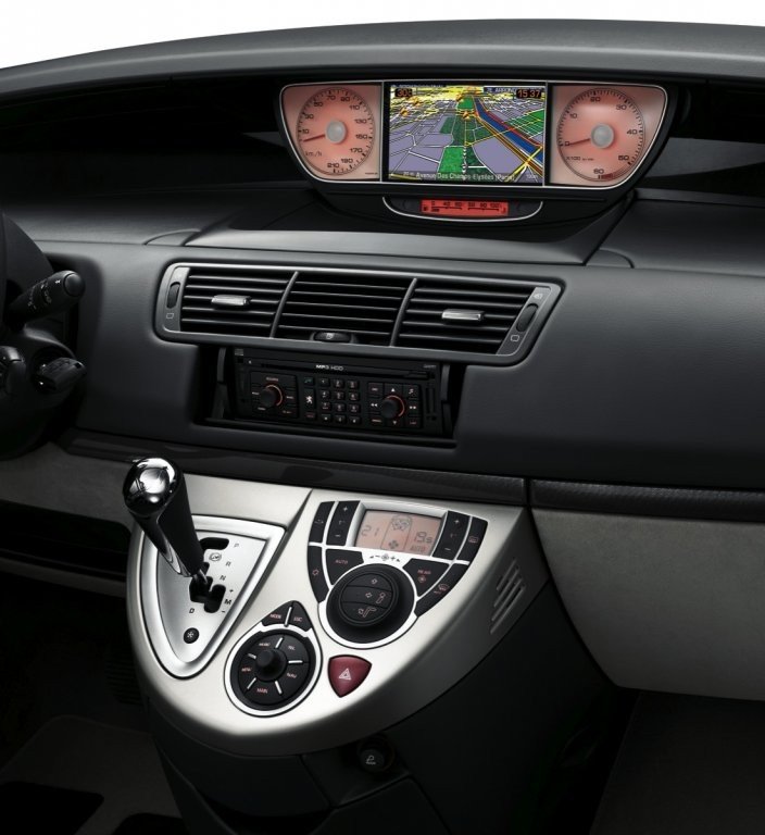 Nuevo Peugeot 807, imagen renovada para el monovolumen de Peugeot Nuevo Peugeot 807, imagen renovada para el monovolumen de Peugeot