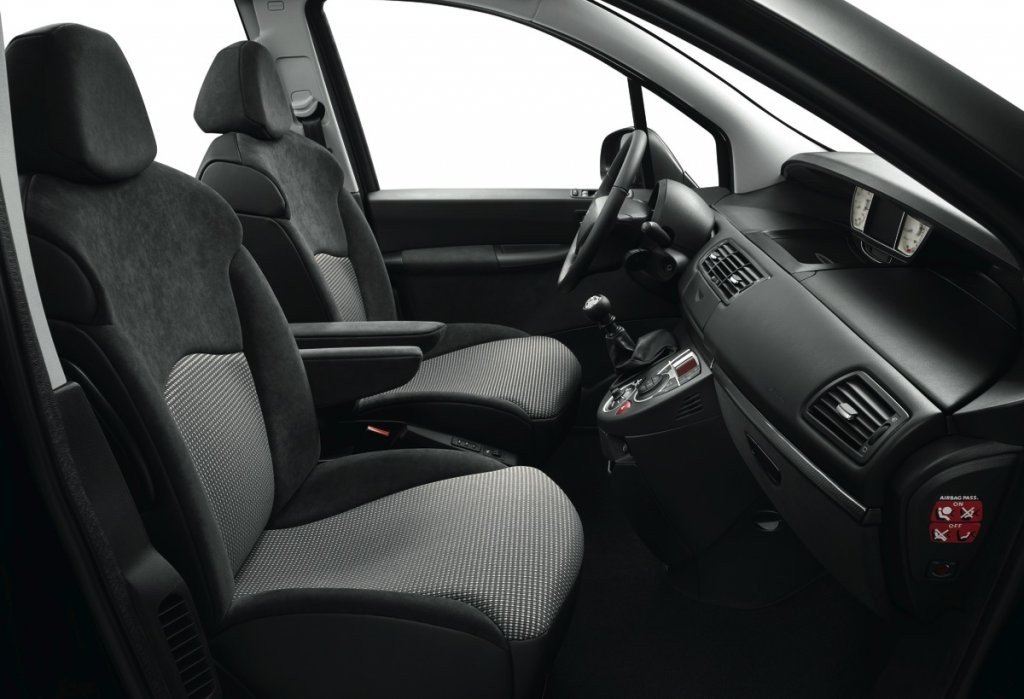 Nuevo Peugeot 807, imagen renovada para el monovolumen de Peugeot Nuevo Peugeot 807, imagen renovada para el monovolumen de Peugeot