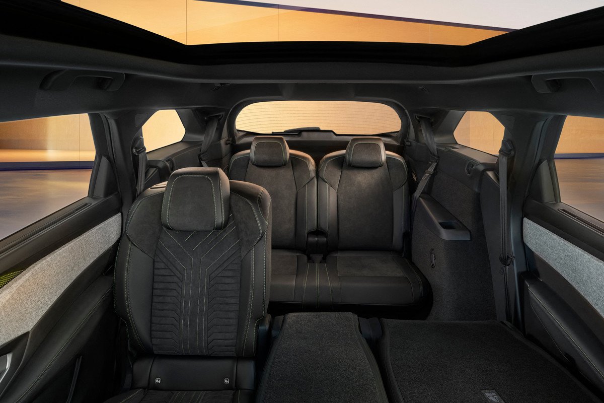 Peugeot E-5008