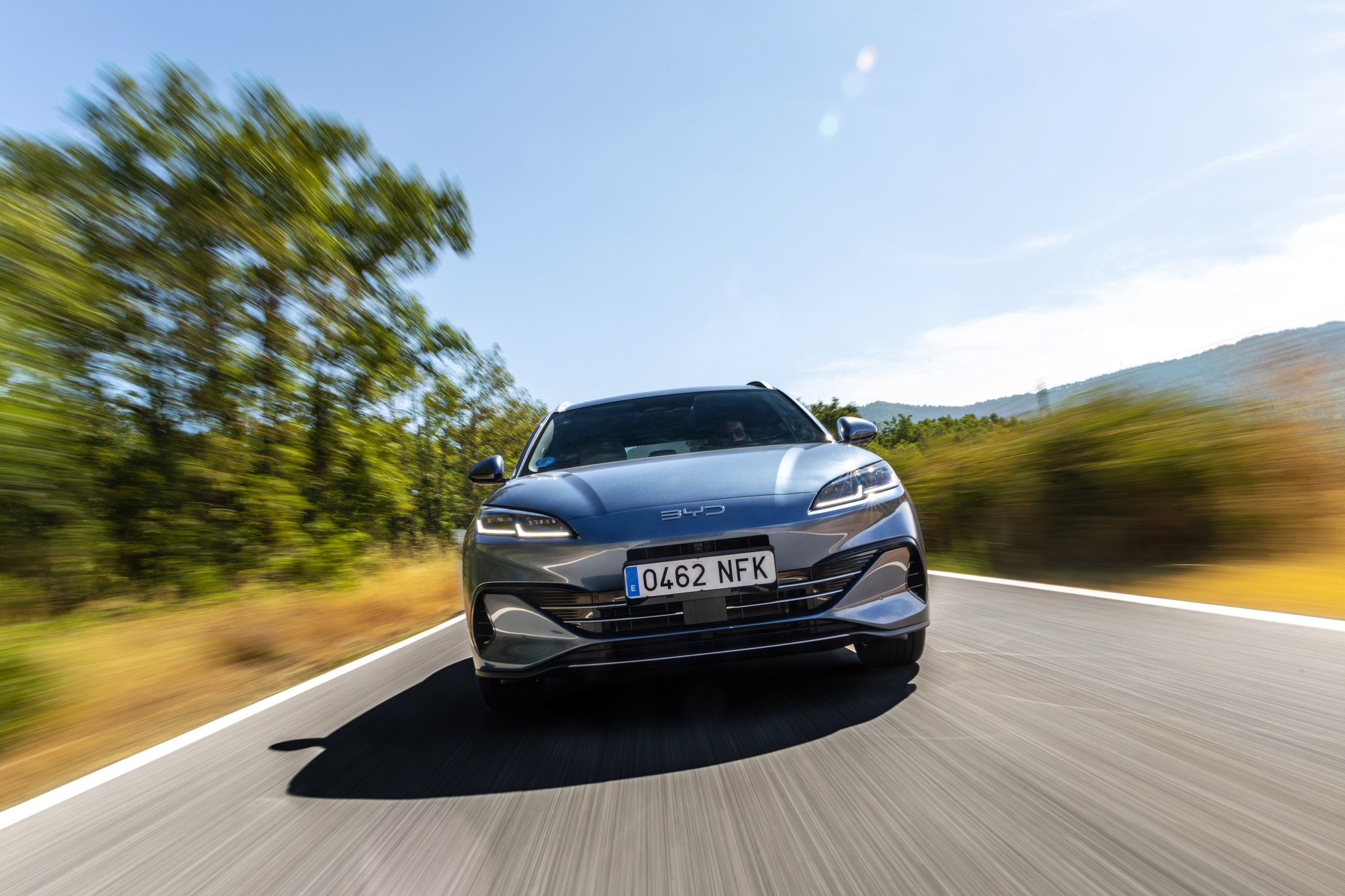 BYD Seal 6 DM-i Frontal en Marcha