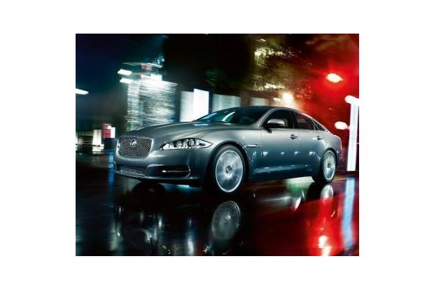Nuevo Jaguar XJ 2010:sus primeras imágenes en acción