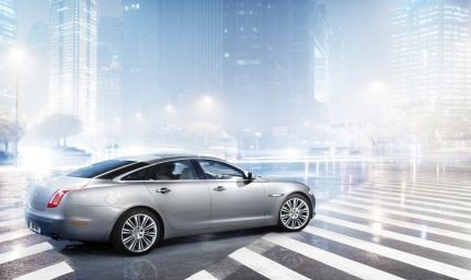 Nuevo Jaguar XJ 2010:sus primeras imágenes en acción