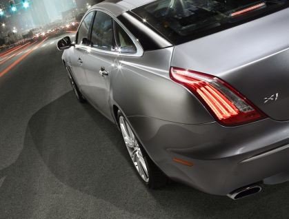 Nuevo Jaguar XJ 2010:sus primeras imágenes en acción