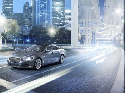 Nuevo Jaguar XJ 2010:sus primeras imágenes en acción