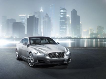 Nuevo Jaguar XJ 2010:sus primeras imágenes en acción